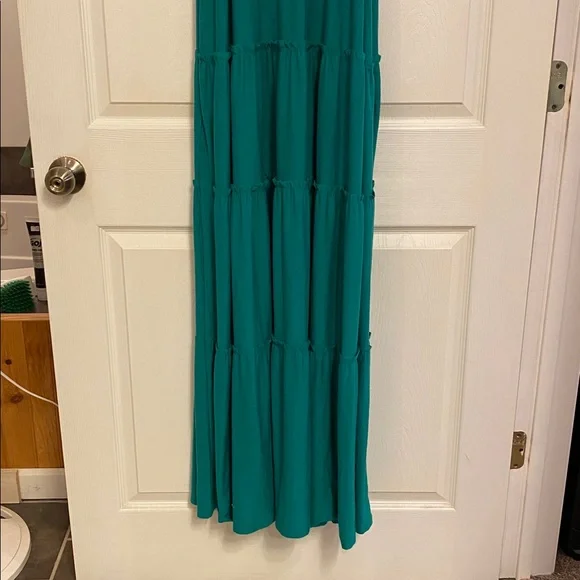 Green Sleeveless Maxi Dress - Picture 2 of 4